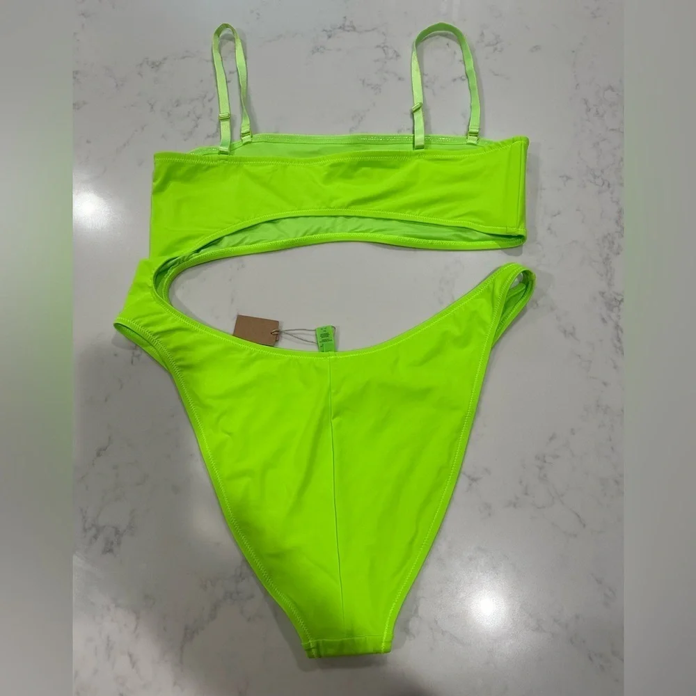 SKIMS SIGNATURE SWIM STRAPLESS MONOKINI COLOR NEON GREEN SIZE 3X
